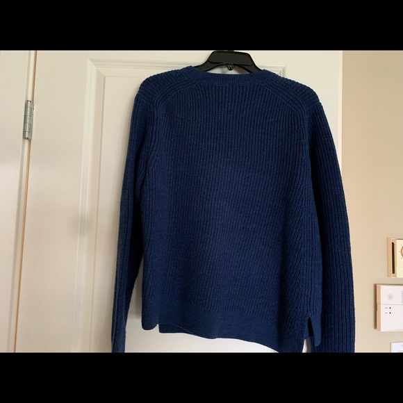 Club Monaco asymmetrical 100% wool sweater - Picture 5 of 13